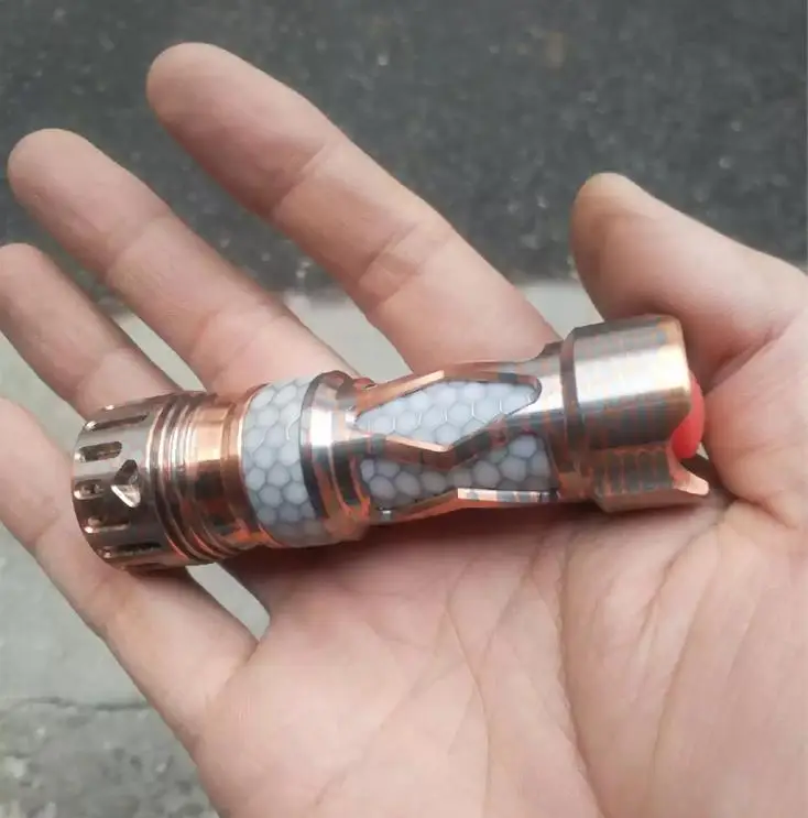 Рисунок 4 - Подержанный суперпроводящий фонарик