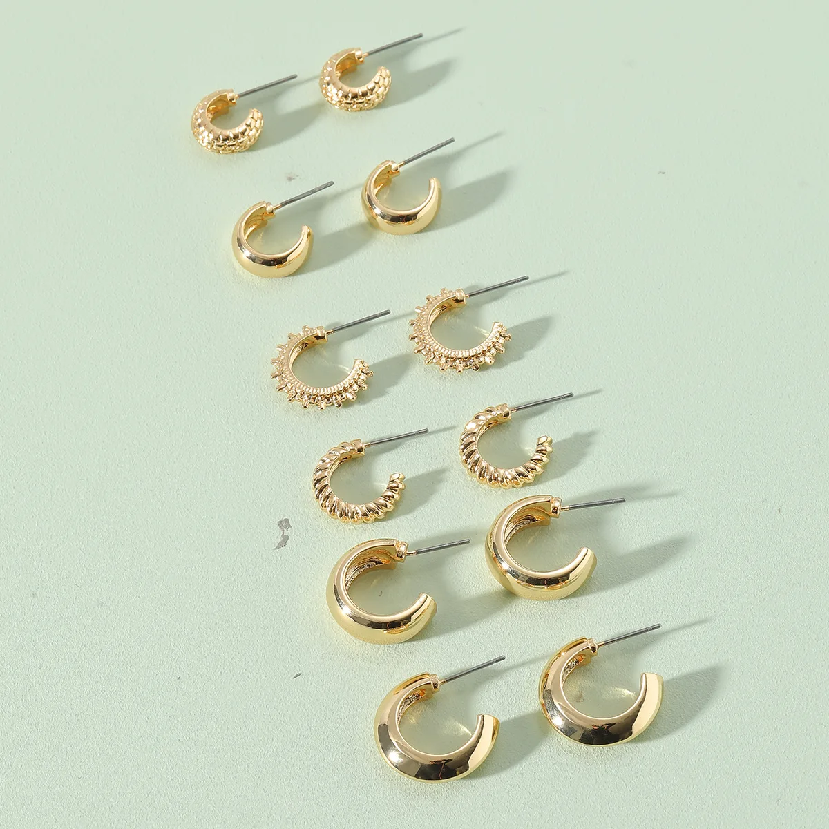 

LUNA CHIAO Multiple Pairs Stackable Minimalist Hoops Earrings Set for Women