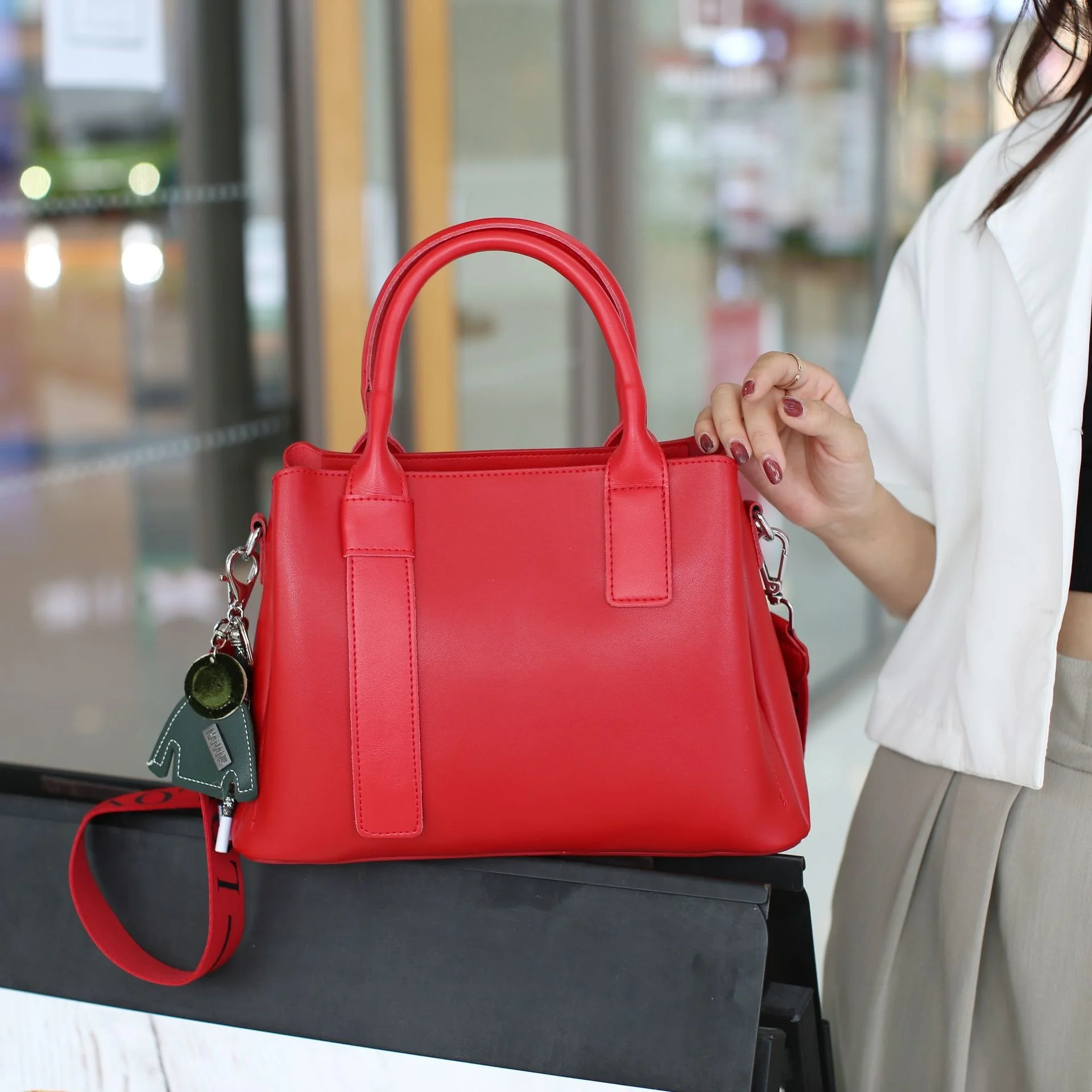 

Высококачественная Роскошная Брендовая женская сумка из натуральной кожи, новинка 2023, темпераментная ручная сумка через плечо с узором Лич...