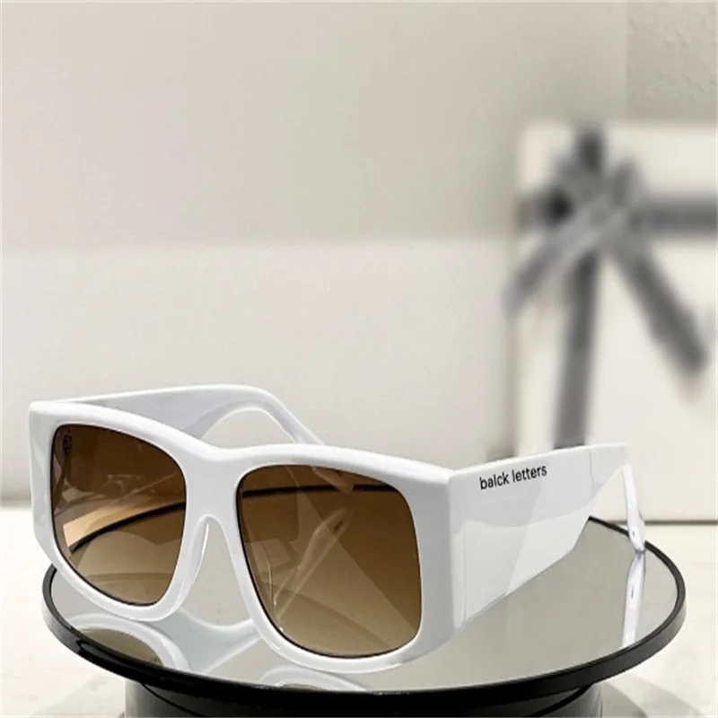 

Sunglasses For Women Men Summer 0100 Fluorescent Color Letters Style Anti-Ultraviolet Retro Plate Full Frame Glasses Random Box