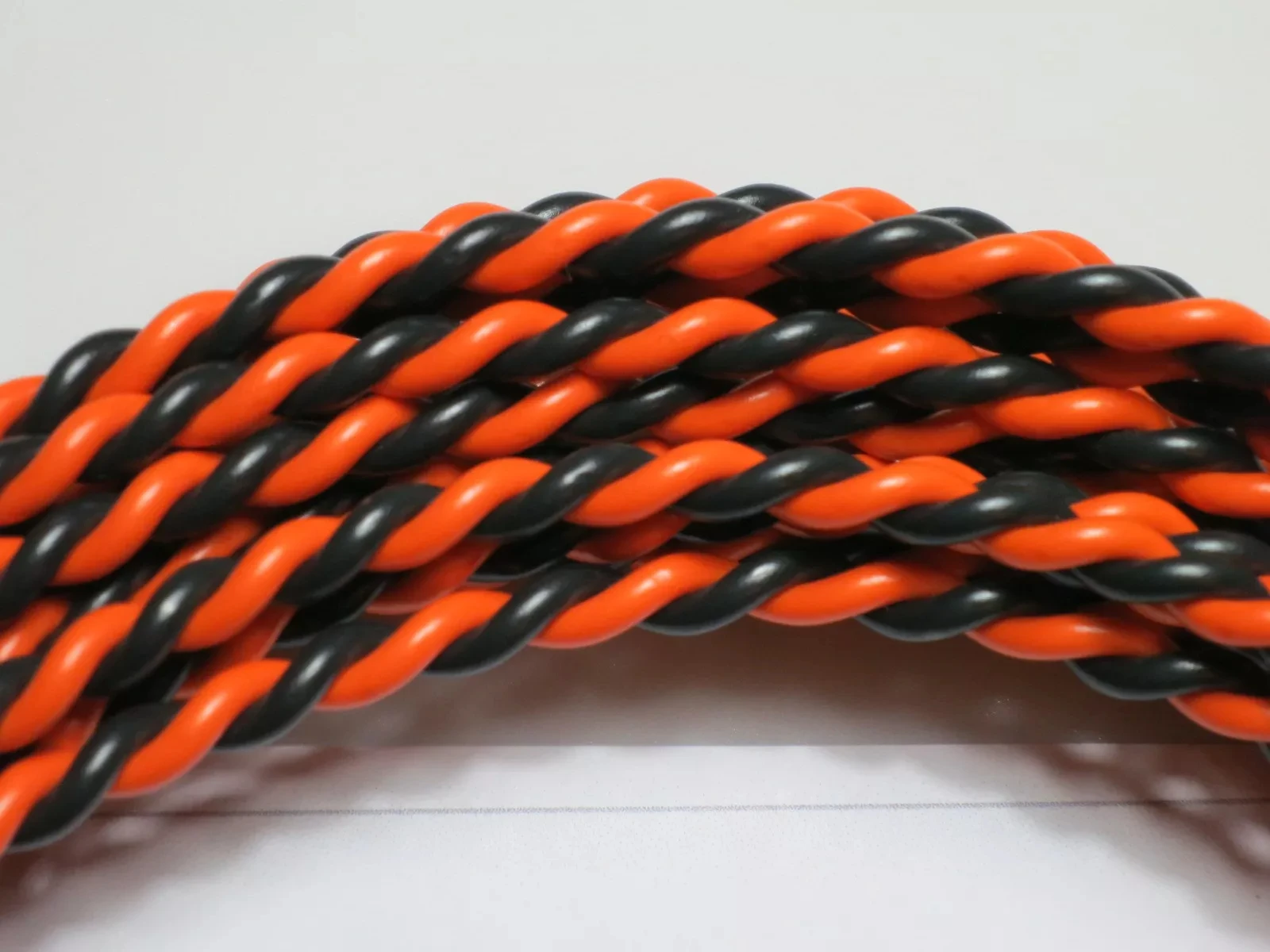 Кабель акустический Belden 9497, 16 AWG, 2 жилы, высокопроводящая медь, открытая витая конструкция (art.: 3920dbbc27462) - 3920dbbc27462