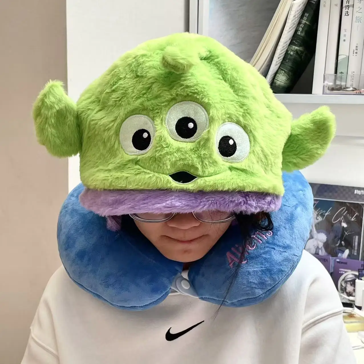 

Дорожная подушка MINISO Kuromi My Melody Hello Kitty