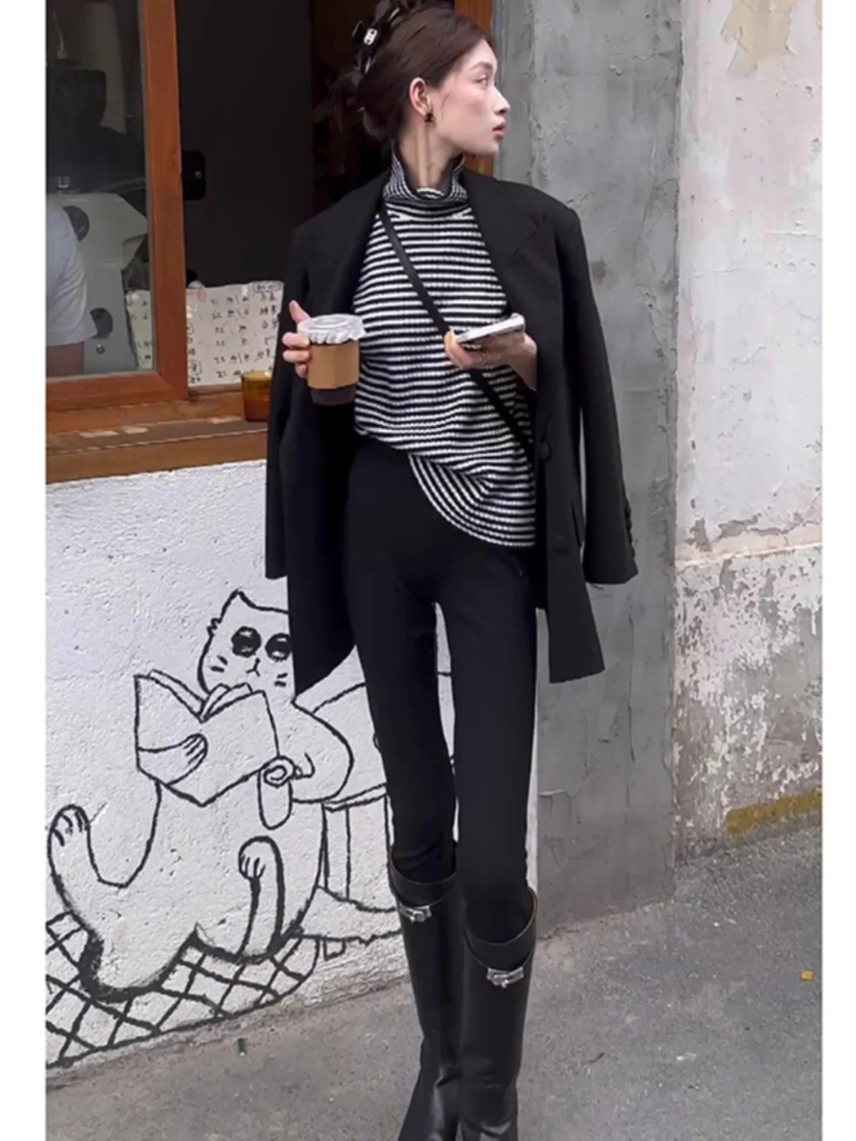 Fashionable Western Sle High-Grade Black and White Striped Knitted Bottoming Shirt Women Autumn Winter Loose Slimming I...