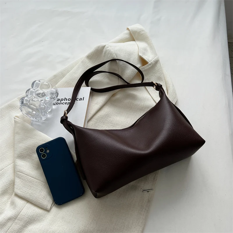 2023 new Spring and Summer women's shoulder bag textured leather women's bag casual zipper women's bag solid color retro bag