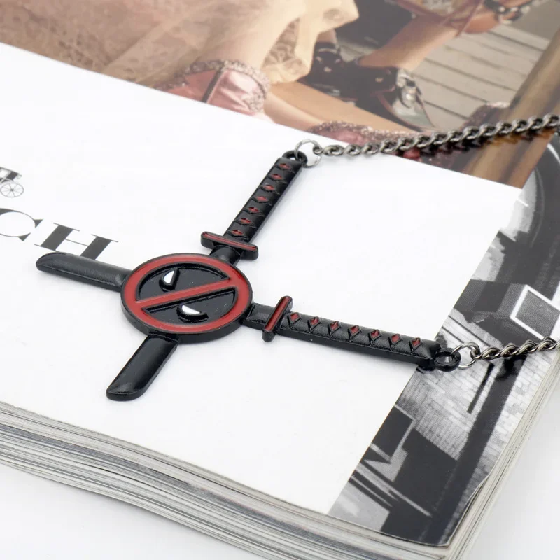 Периферия Marvel ожерелье с оружием Дэдпула двойное лезвие подвеска из сплава