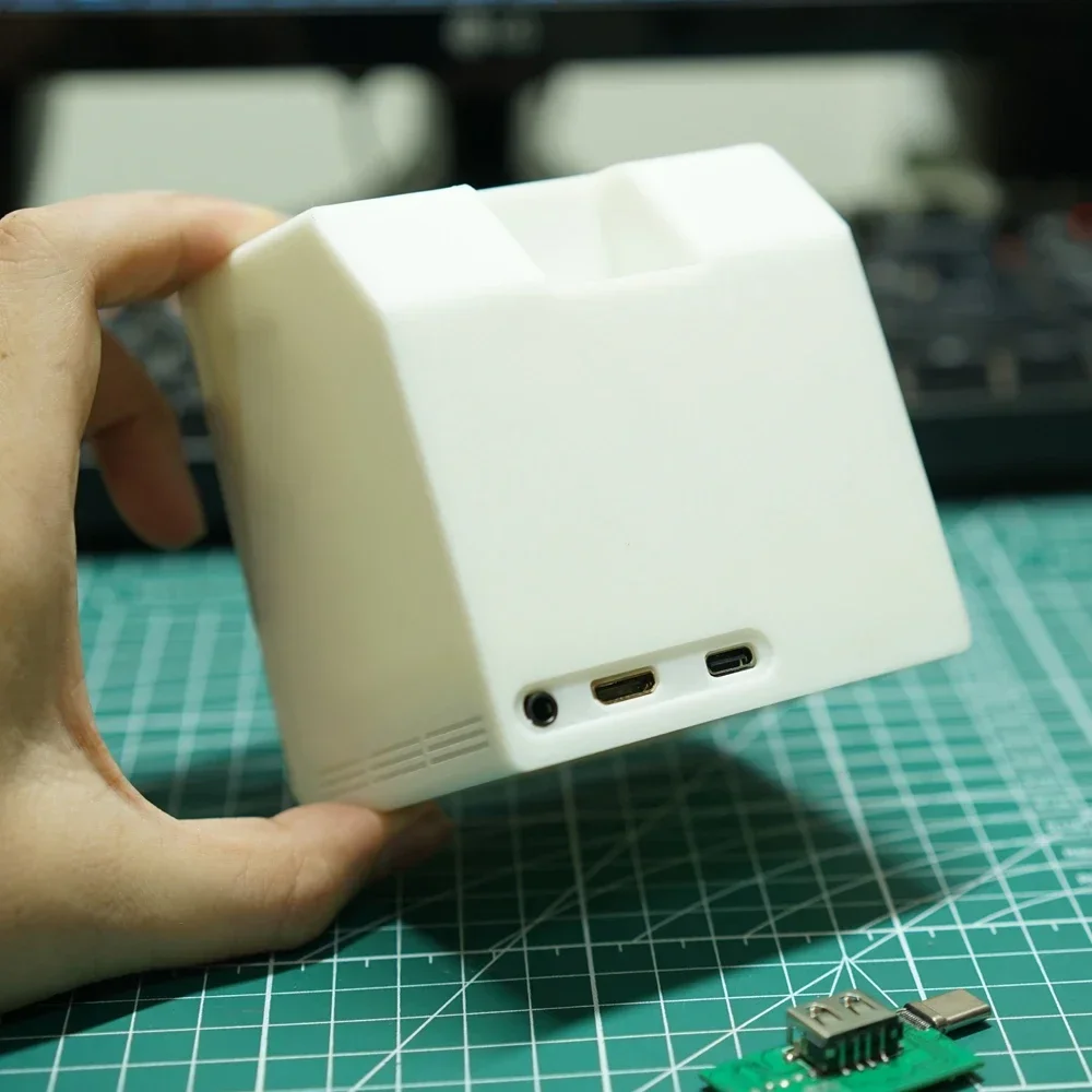 Маленький экран для телевизора McIntosh 3 8 Дюйма ретро-компьютер 1200*1080 423PPI внешний