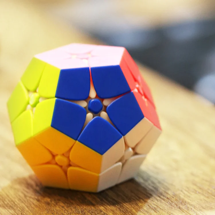 

Shengshou Танк второй заказ пять кубиков цвет 2x 2 кубик Megaminx инопланетянин Студенческая развивающая детская игрушка сплошной цвет