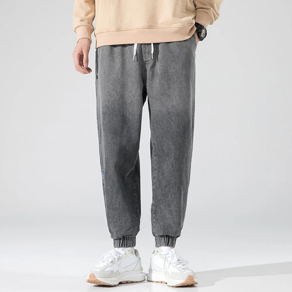 Covrlge Gradient Jeans Men Spring Summer Trend Casual Pants for Men Fit Brand Pendant Tooling Loose Long Pants Streetwear MKN007