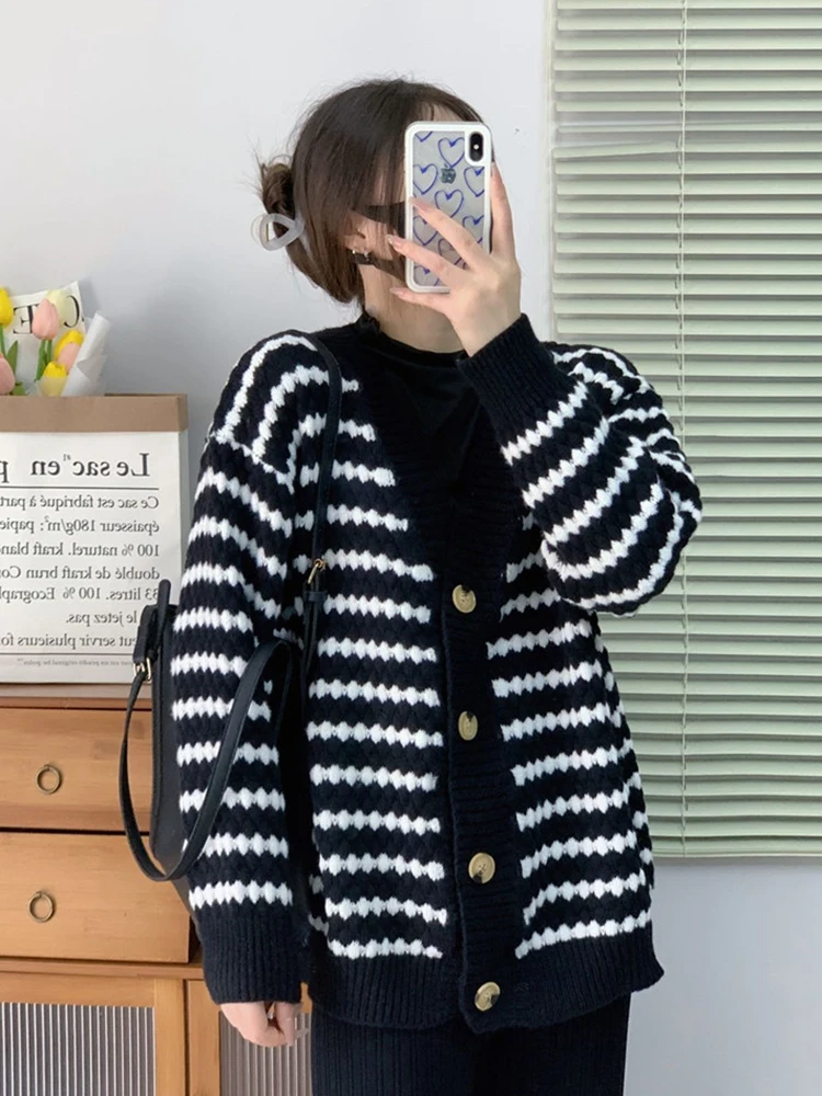 

2022 Autumn Winter Knitted Cardigan Coat Vintage Elegant Knitted Diamond Thick Stripe Loose Sweaters Women Tops GD757