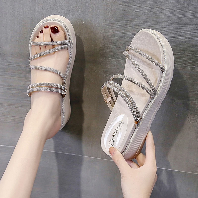 

Flat Shoes Female Slippers Casual Slipers Women Platform Med Glitter Slides Luxury 2022 Jelly Summer PU Crystal Basic Scandals