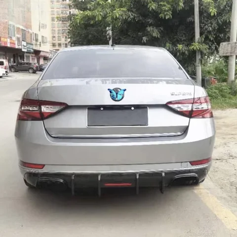 Задняя губа из углеродного волокна с искусственными элементами для Skoda Superb 2015- 2019 ласты Акула диффузор бампер ГУАР