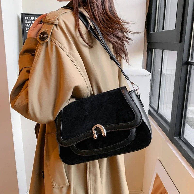 

High Quality Fashionable Shoulder Bag Winter Niche Design Portable Handbag Vintage Sense Versatile Women Hasp Crossbody Bag
