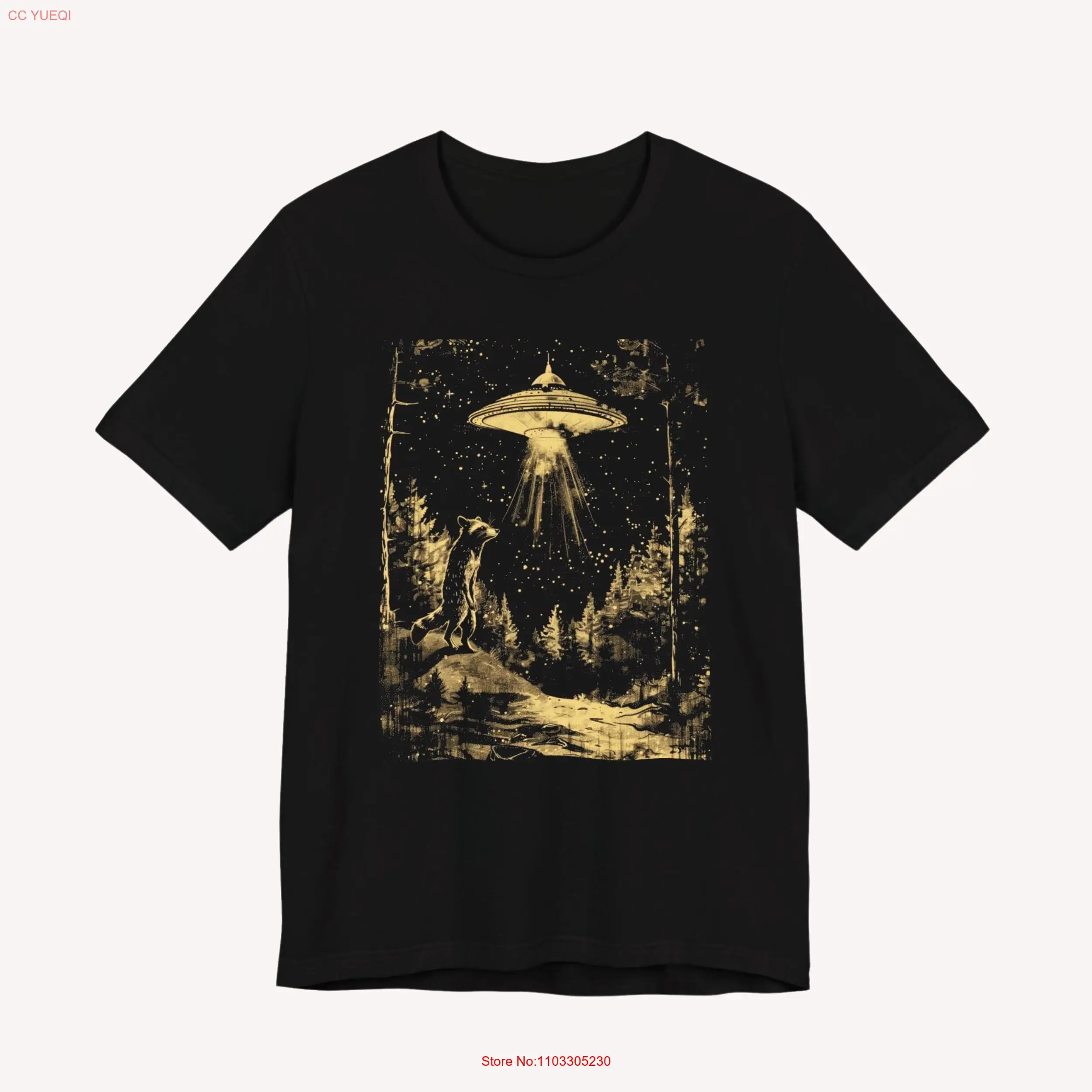 UFO and Raccoons T Shirt Raccoon In Space Retro 90s Cool Vintage Style abduction Meme Raccon Lovers