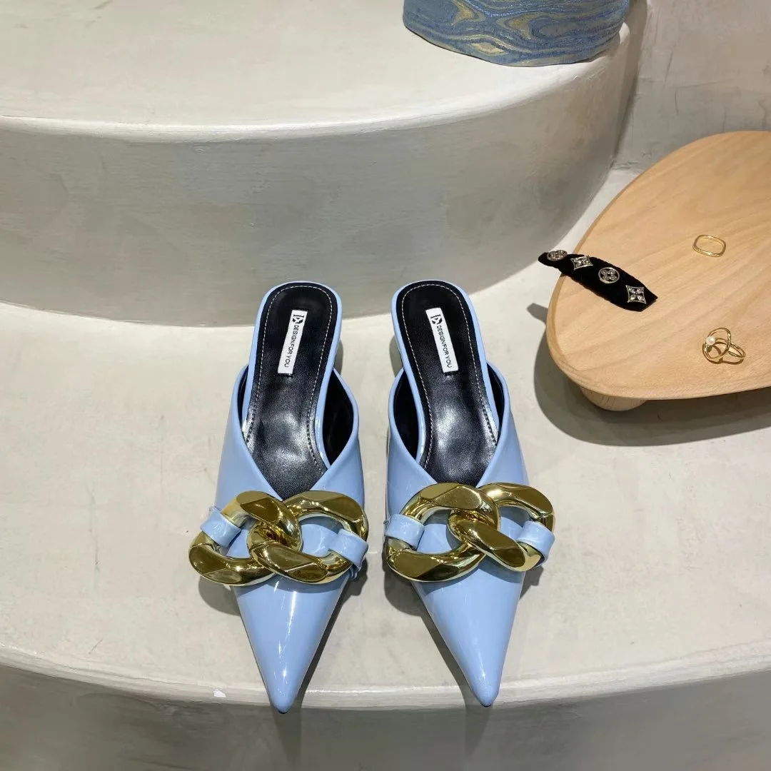 

Pointed Toe Women Sandals Slippers Thin Mid Heels Shallow Slip On Mules Shoes Solid Color Metal Chain Fashion Outdoor Slides