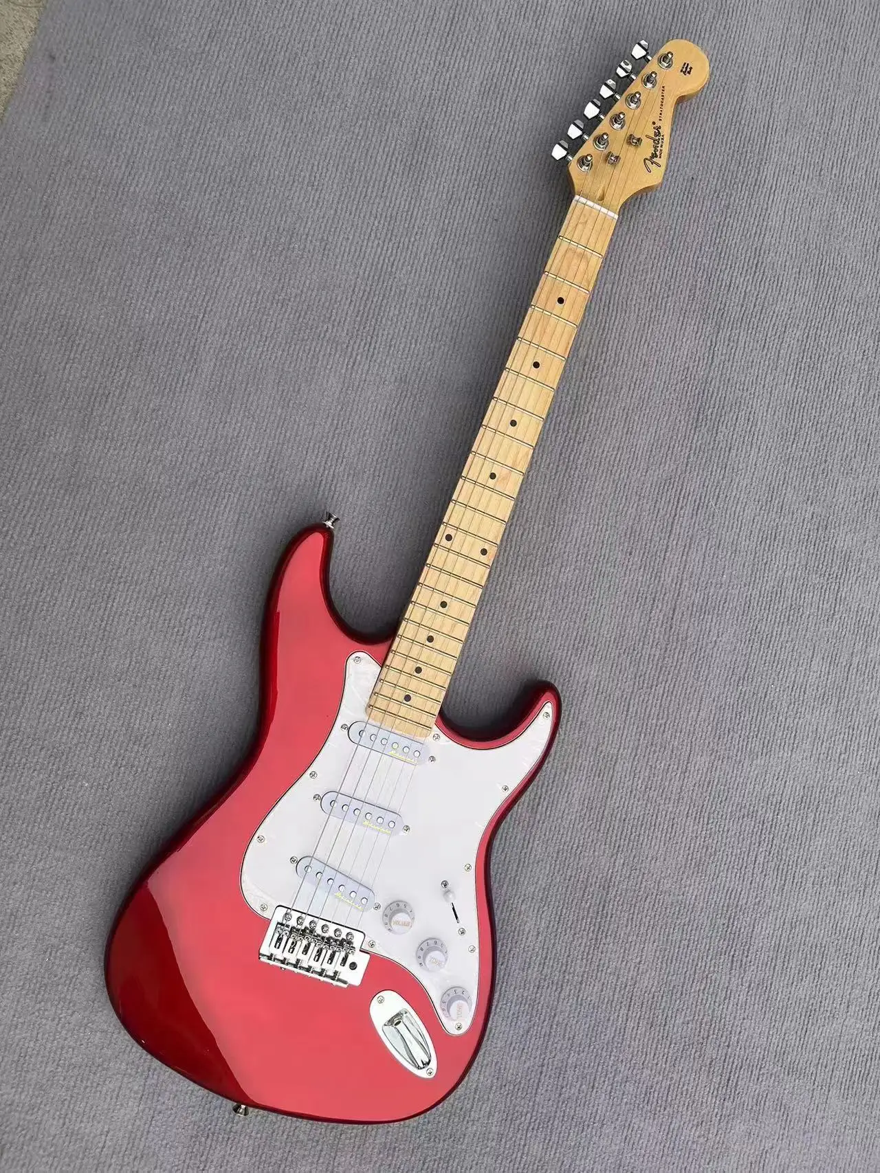 

Send in 3 days stratocaste-r custom body 6 string Red Electric Guitar in stock