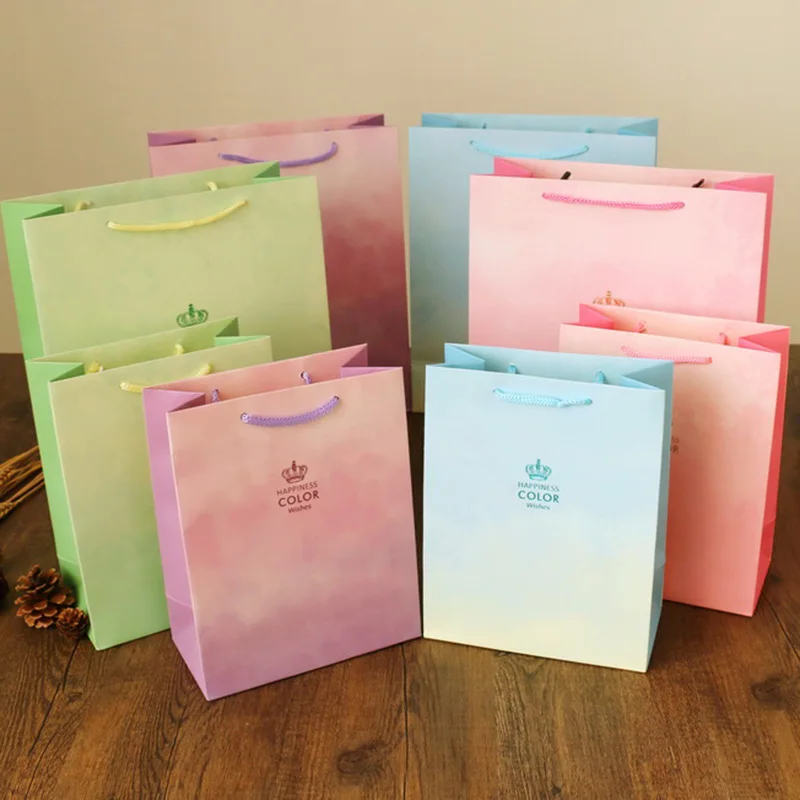 

10pcs Gradient Paper Bags Color Rendering Crown Hot-stamping Cloth Candy Chocolate Gift Packing Bag For Fashion Shop Boutiques