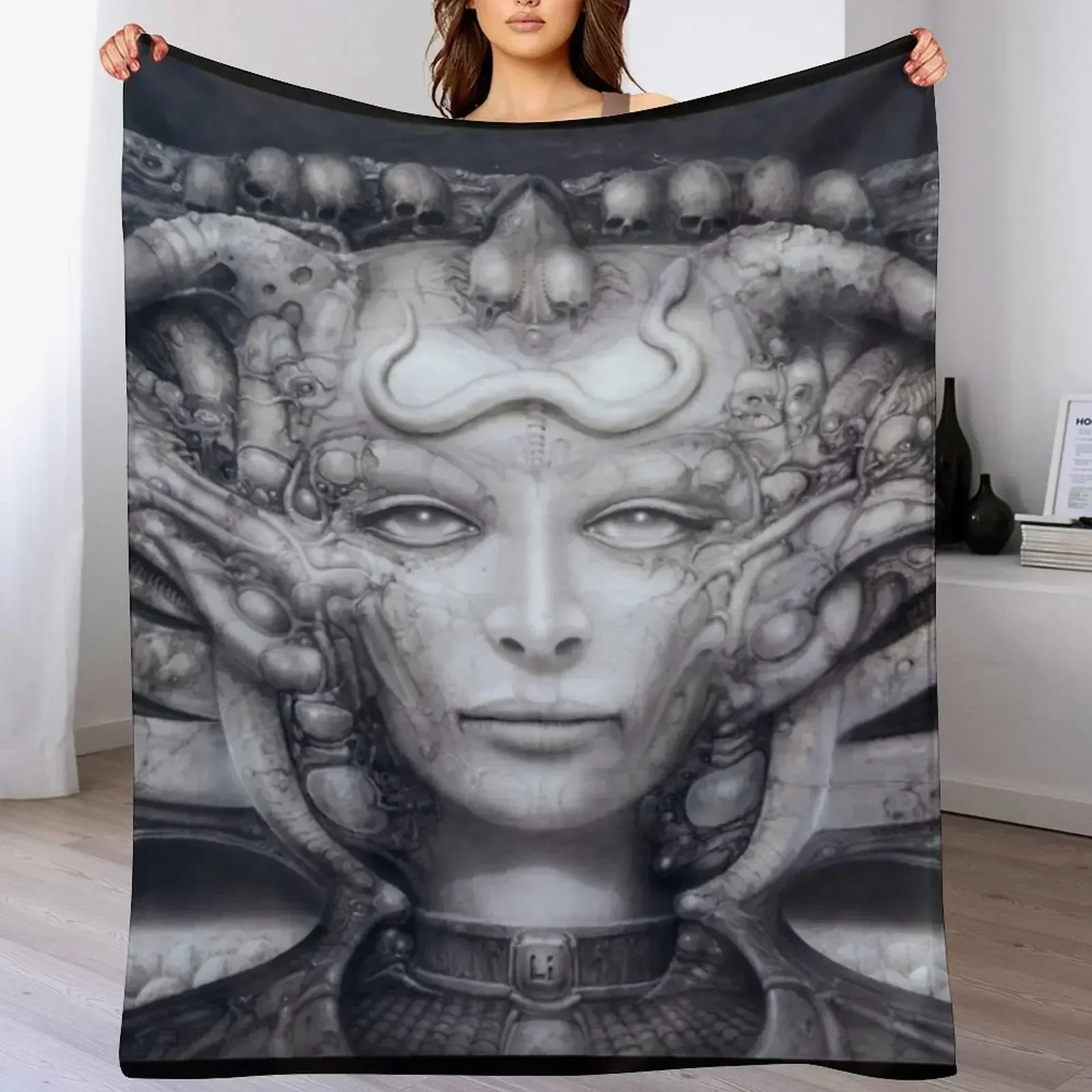Х.Р. Одеяло Giger - Li Throw Blanket Thins Роскошные одеяла