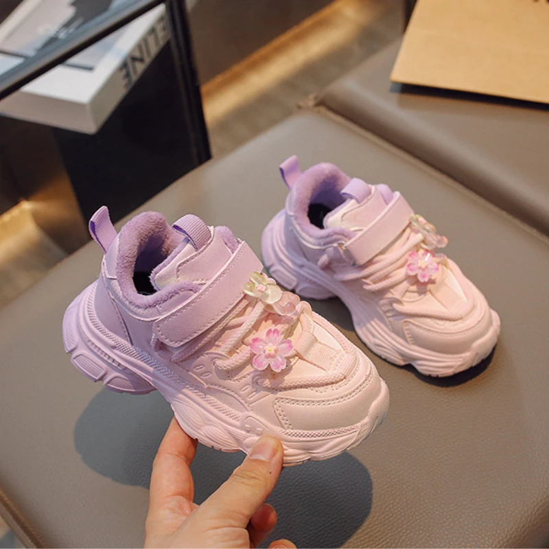 

Kids Sneakers for Girls Soft Bottom Winter 2023 Leather Children Princess Warm Cotton Shoes Fashion Cute Toddlers Running Shoes