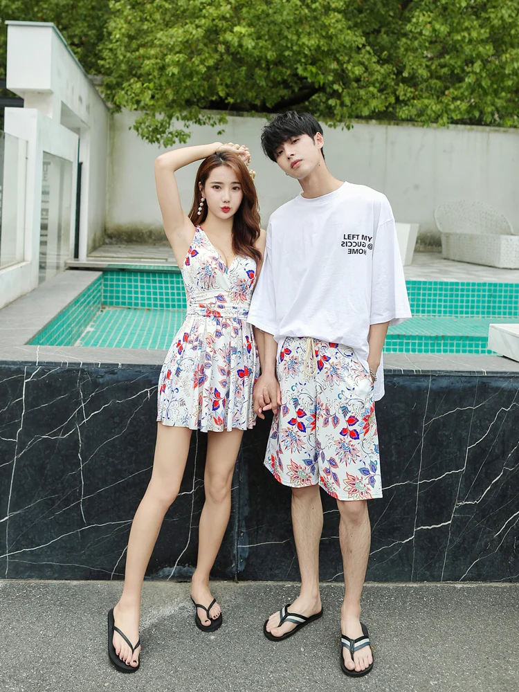 

2022 Summer New Print Pattern Couple Swimsuit Women One Piece Bikini Set Swimwear Sexy Backless Beach Wear Quick Dry Men Shorts