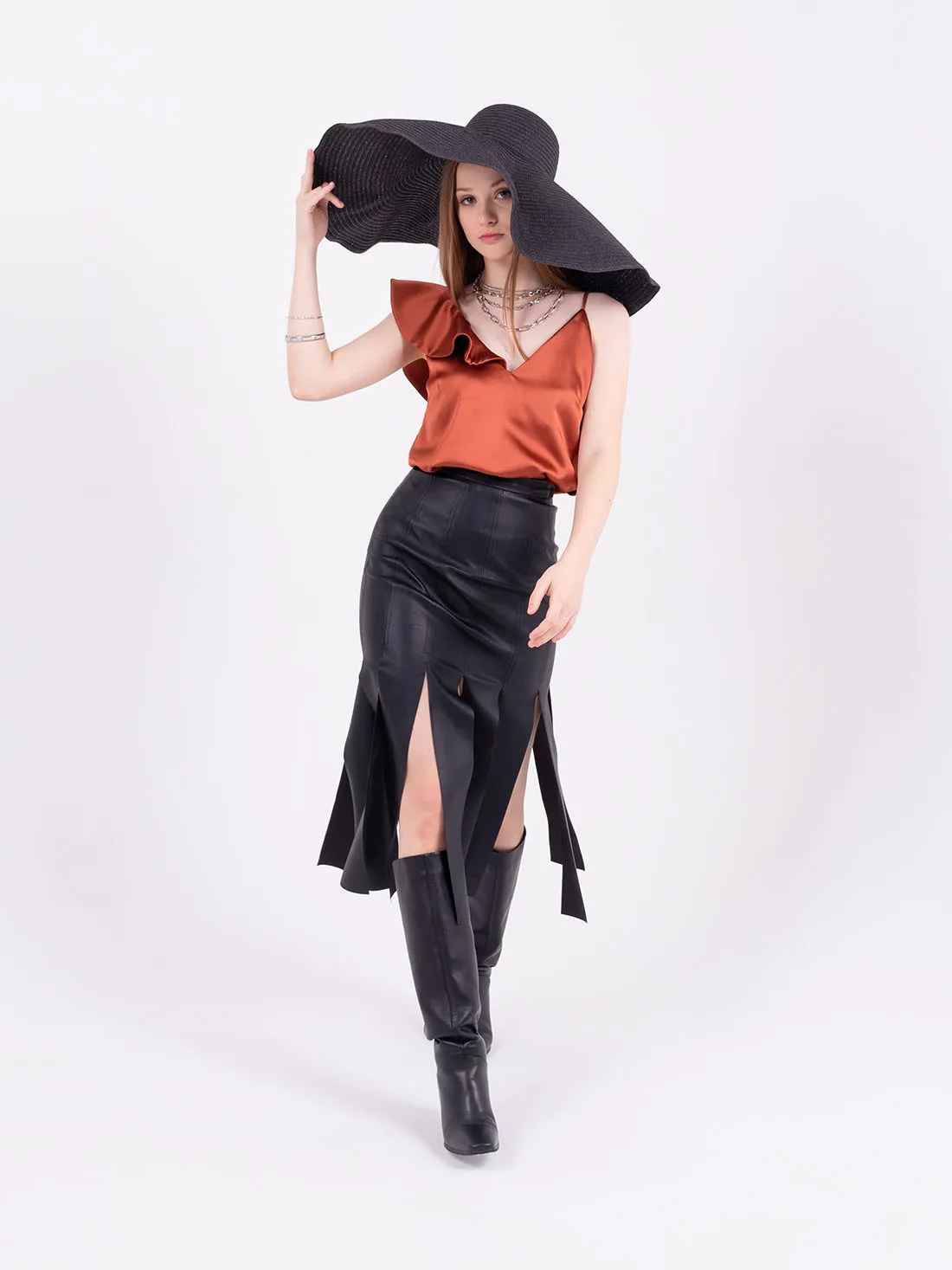 Топ женский с голой спиной шелковый легкий модный тренд 22 маленький и большой размер АЛЬБИНА корица 42