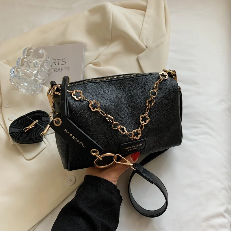 

2022 Trend Fashion Single Shoulder Portable Boston Pillow Women's Crossbody Bag Small PU Leather Chain Buckle Shoulder Handbags