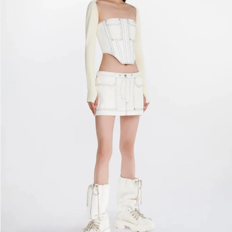 Женский комплект из топа без рукавов и юбки на завязках