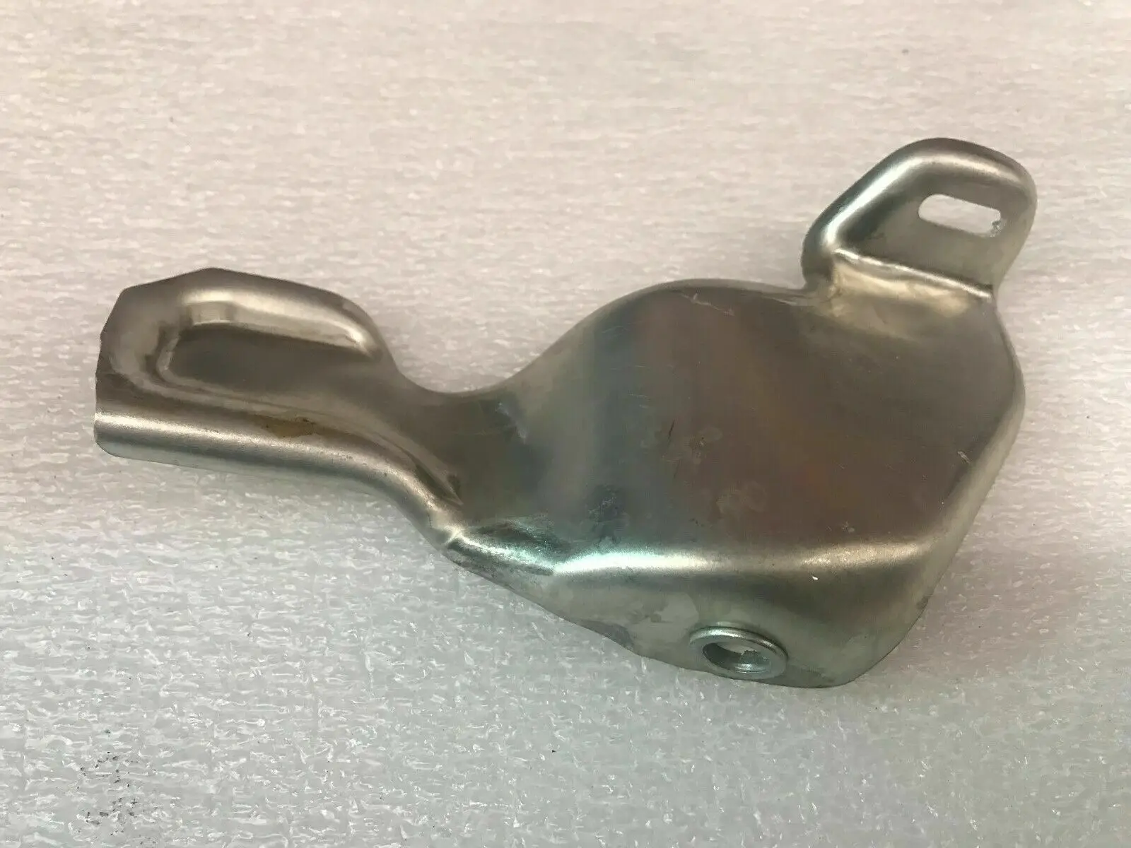 

Для Ferrari 488GTB Spider верхний левый правый радиатор Внешний держатель 86110500 86110400