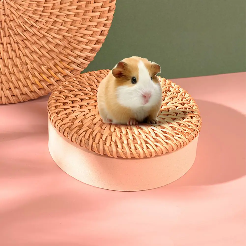 

NEW Summer Cool Rattan Mat Wear-resistant Anti-bite Round Sleeping Bed For Hamster Golden Silk Bear Rabbit