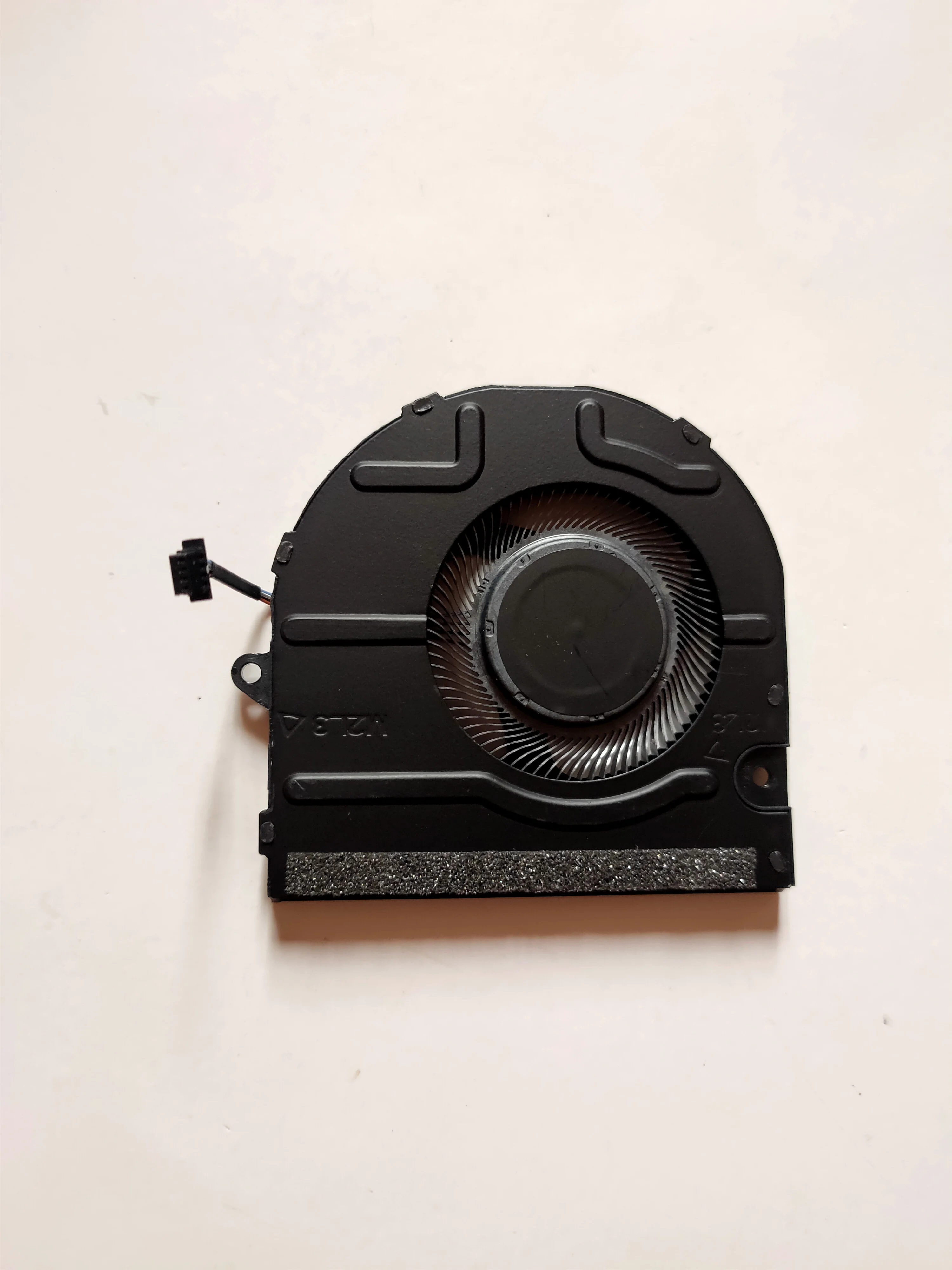 

Новинка для DELL Inspiron 5410 5415 5510 5515 7415 0KRK6P fan