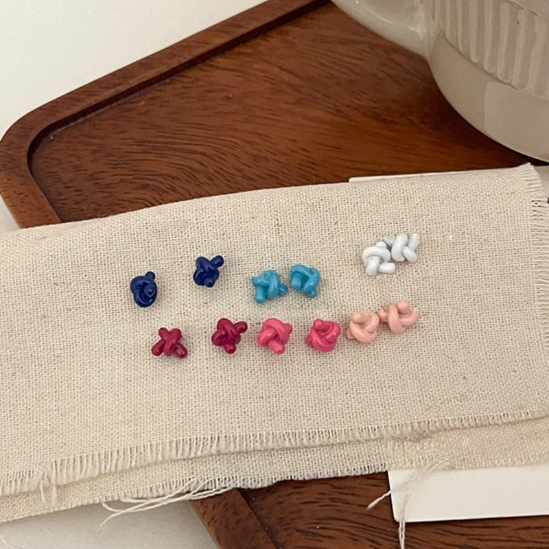 

Корейские модные шикарные синие и красные серьги-гвоздики для девочек, маленькие металлические серьги неправильной геометрической формы с...