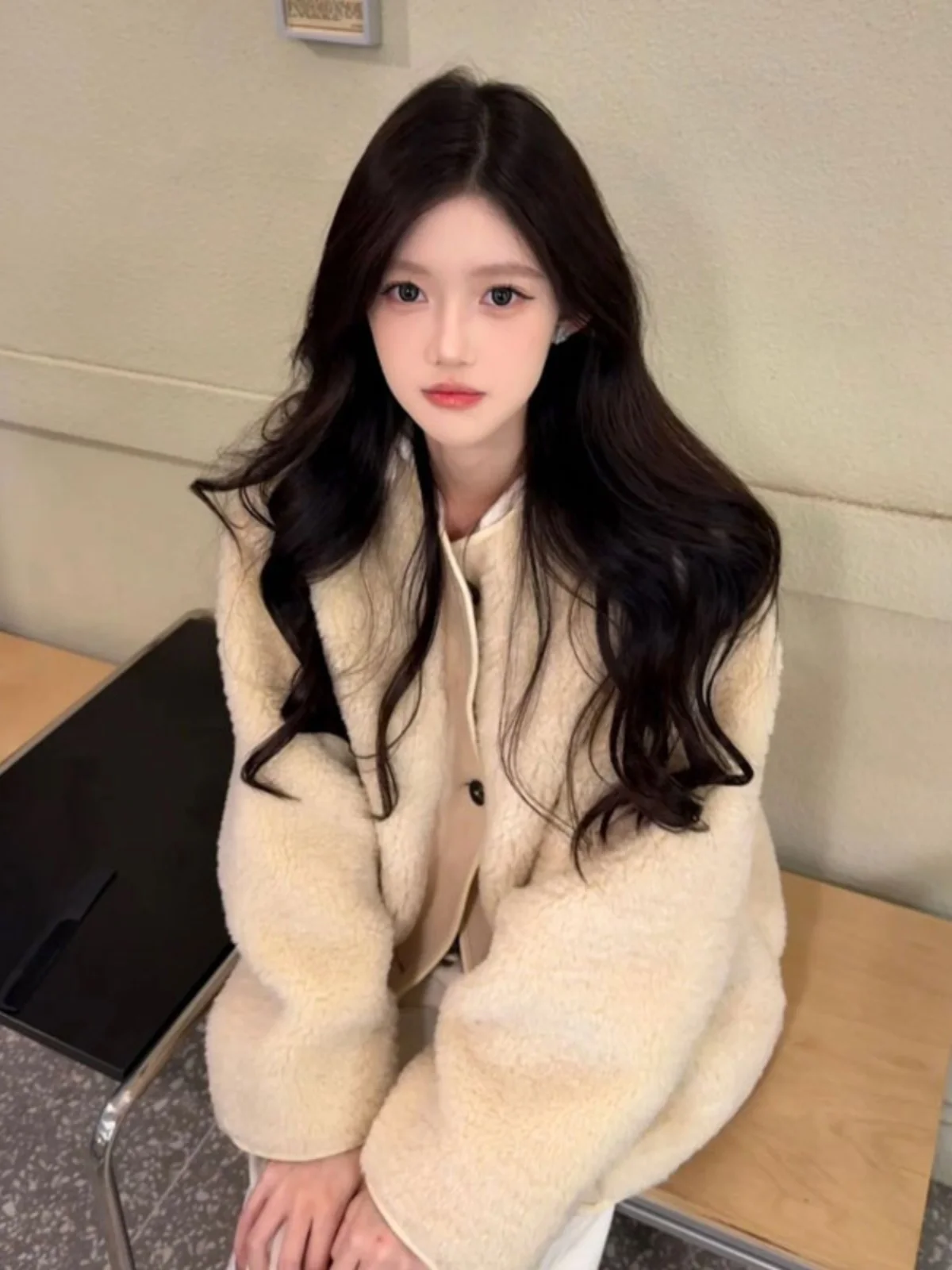 2024. Популярная в этом году верхняя одежда. Мех из овечьей шерсти. Интегрированный