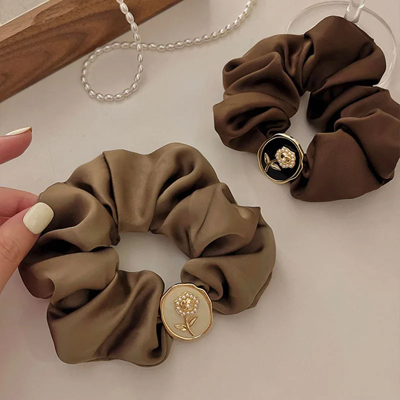 Элегантные крупные атласные резинки для волос 2023 эластичные с цветами Женская