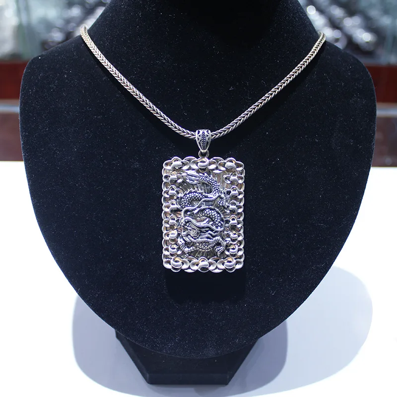 Имитация старого серебряного ожерелья с винтажным тиснением благоприятный узор