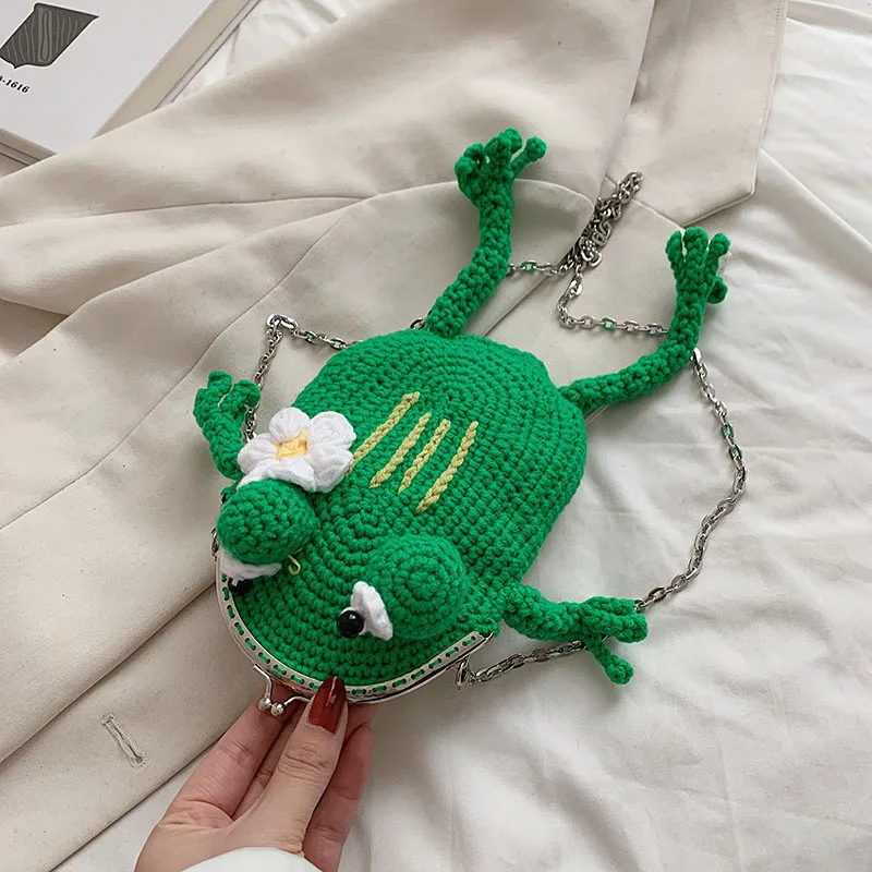 Internet Celebrity Little Women's New Ins Super Popular One-Shoulder Knitted Mobile Phone Special-Interest Design Chain Crossbod