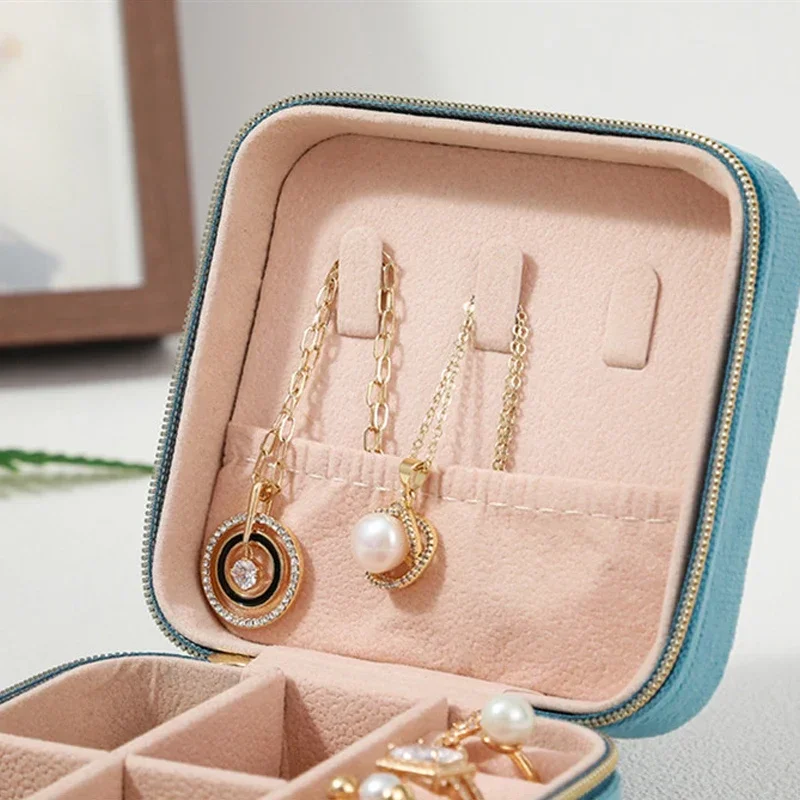 Фото Velvet Jewelry Box For Women Necklace Ring Earrings Organizer Holder Travel Portable Zipper Square Jewelry Storage Case №5