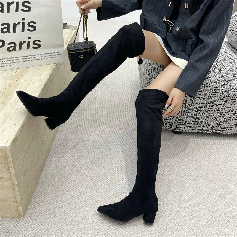 Сапоги женские замшевые выше колена заостренный носок низкий каблук черные