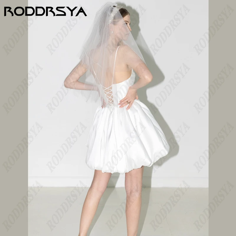 Рисунок 2 - Женское атласное платье на тонких бретельках RODDRSYA