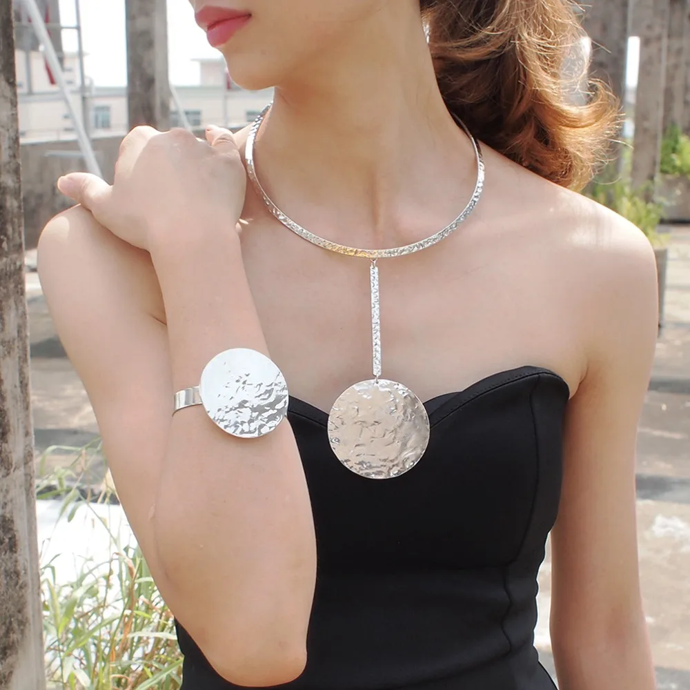 Женский комплект из колье и браслета металлическое в стиле панк массивное