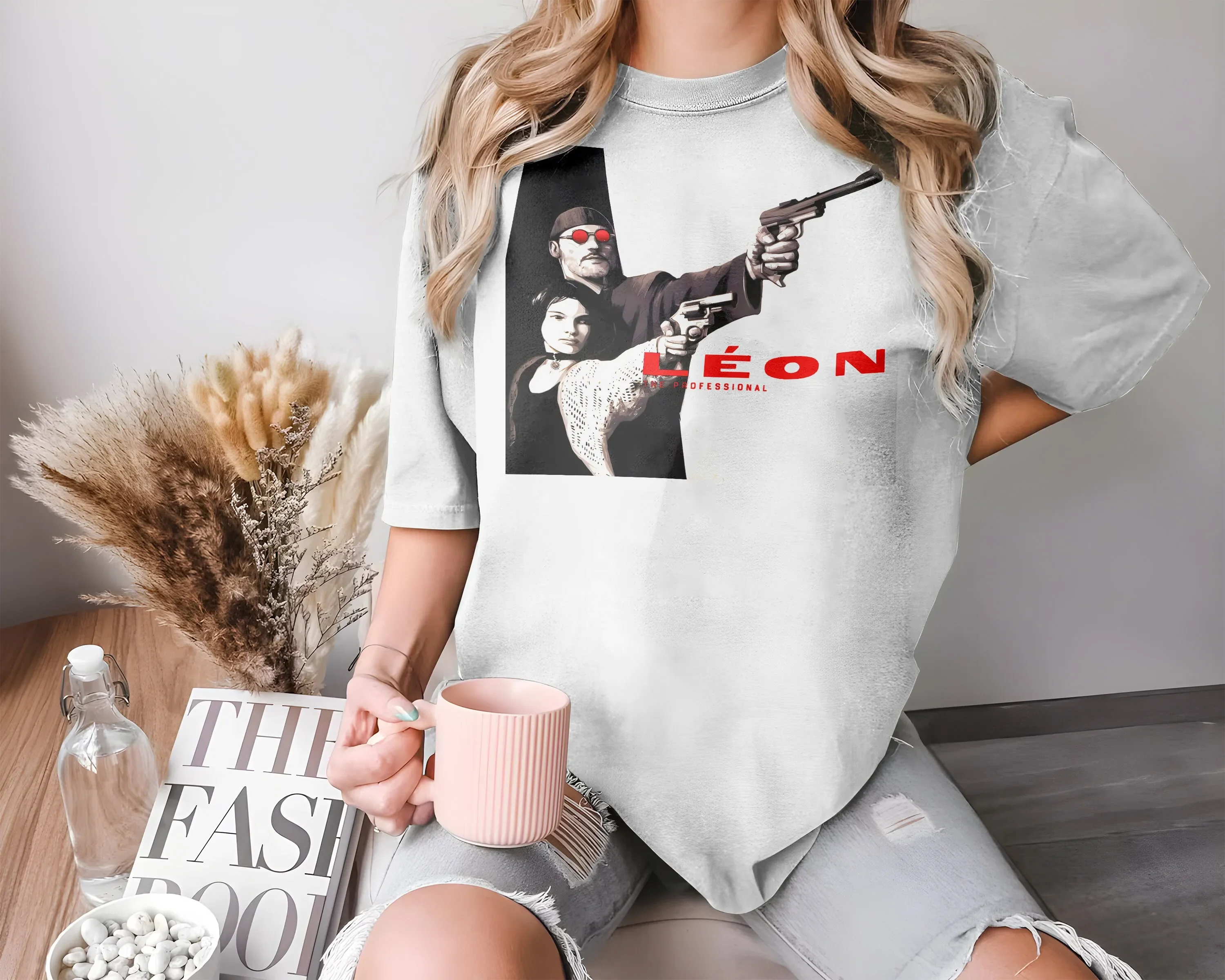 Фото Классическая футболка с постером фильма Leon The Professional V9, все размеры S-5XL №1