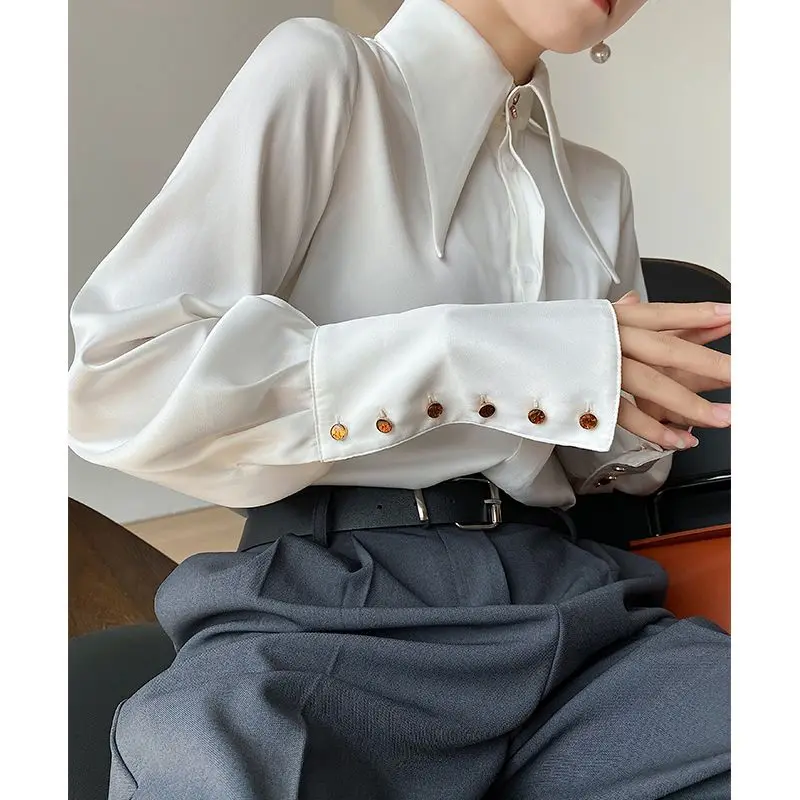 

Pointed Collar Satin Shirt for Women 2023 Spring Autumn Loose Drooping Silky Top Design Sense Niche Lapel Shirt Woman