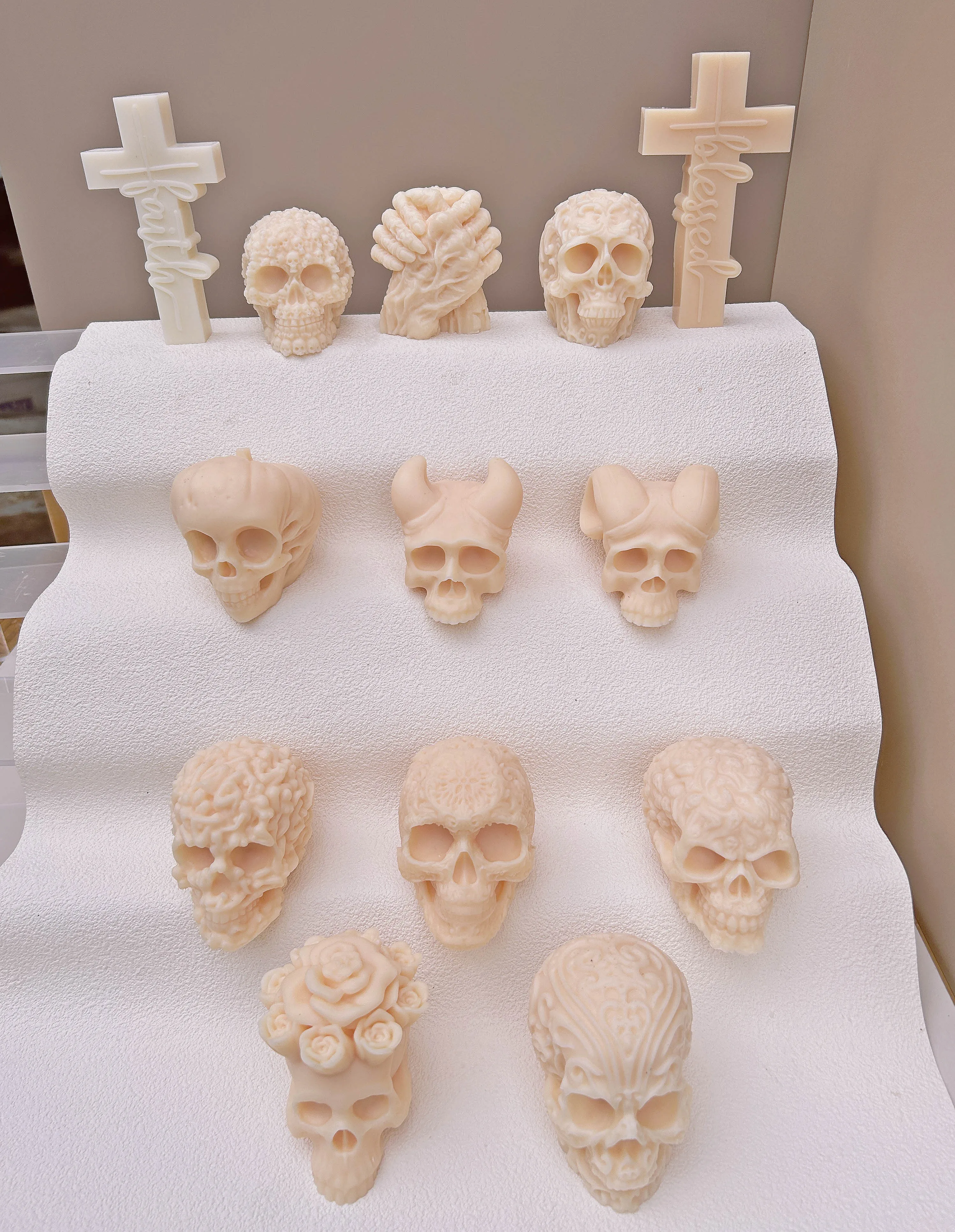

New Halloween Series Cross Silicone Mold Skull Head Candle Silicone Mold Party Holiday Gift Home Decoration Tool