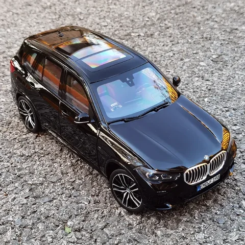 Модель BMW X5 BMW G05  TAKARA TOMY 1:18