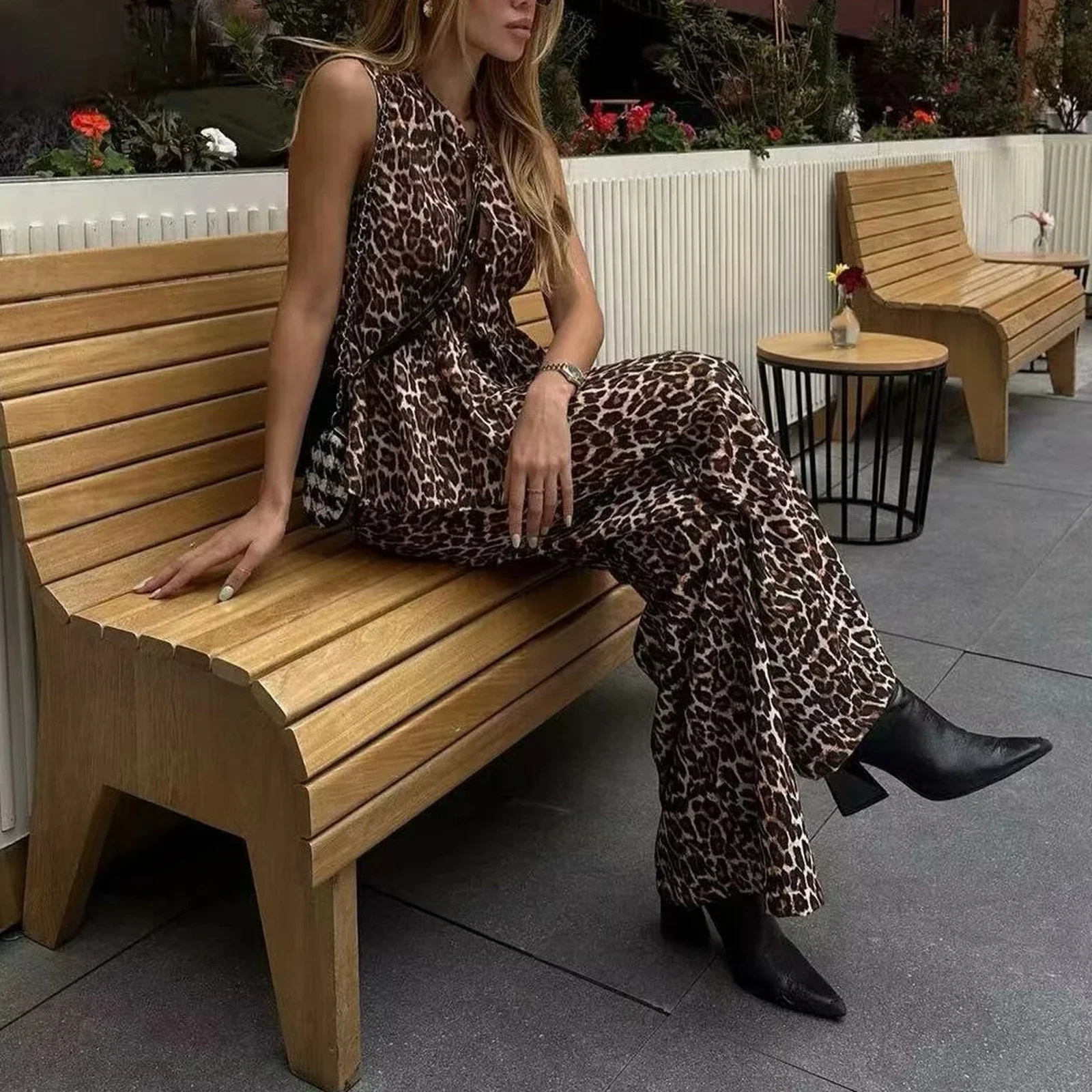 Женский комплект из 2 предметов с леопардовым принтом и широкими штанинами