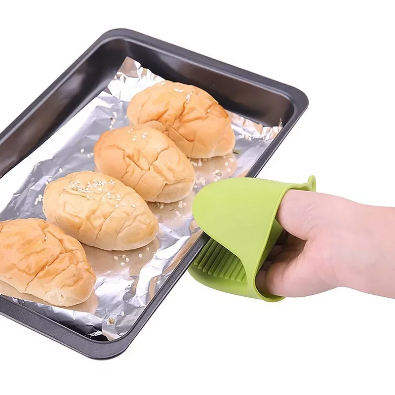 

2023NEW Silicone Baking Oven Mitts Microwave Oven Glove Insulation Non Stick Anti-slip Grips Bowl Pot Clips Kitchen Gadgets