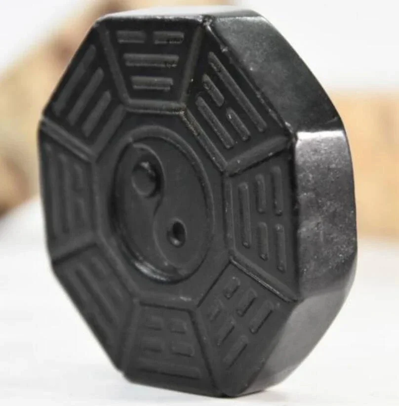 Культура Хуншань архаичная черная железная метеоритная подвеска в виде сплетни