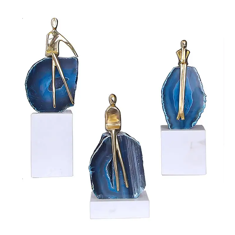 Скульптура из натуральной меди и зажима основание мрамора