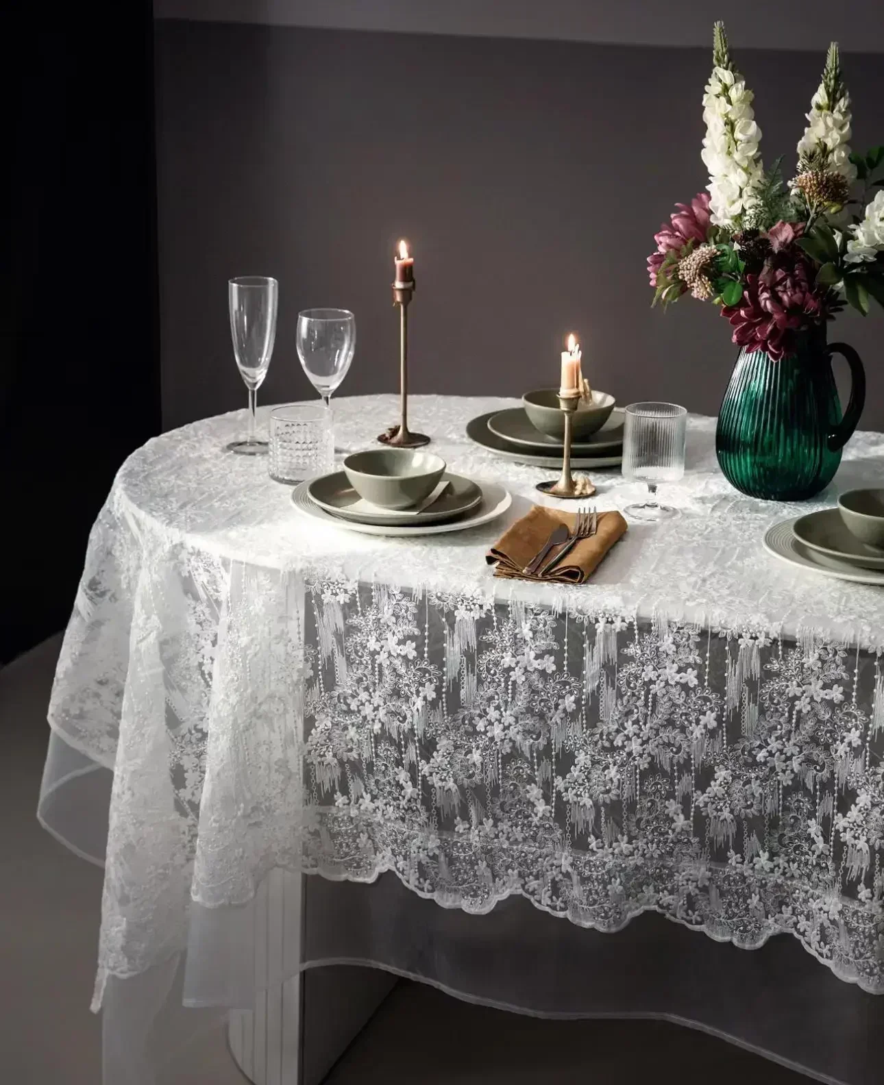 1330033 Скатерть водонепроницаемая маслостойкая и не требующая стирки красная