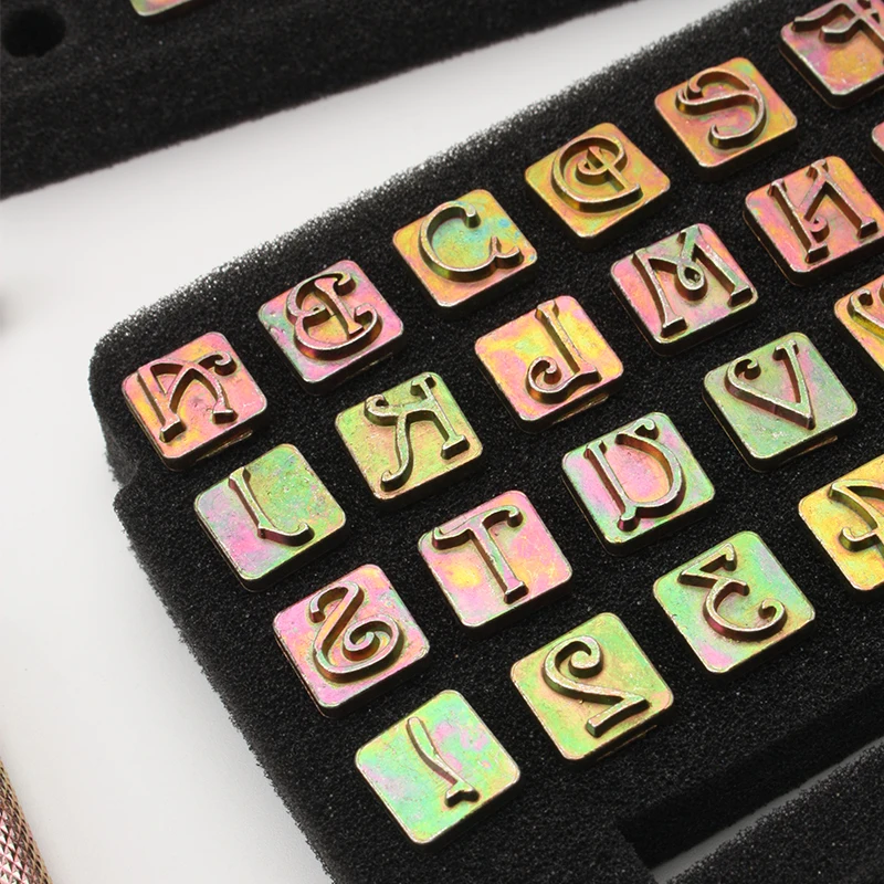 

Новая кожаная печать с буквенным номером, 26 дюймов, ручная технология «сделай сам» для кожи, подходит только для растительной дубленой кожи ...