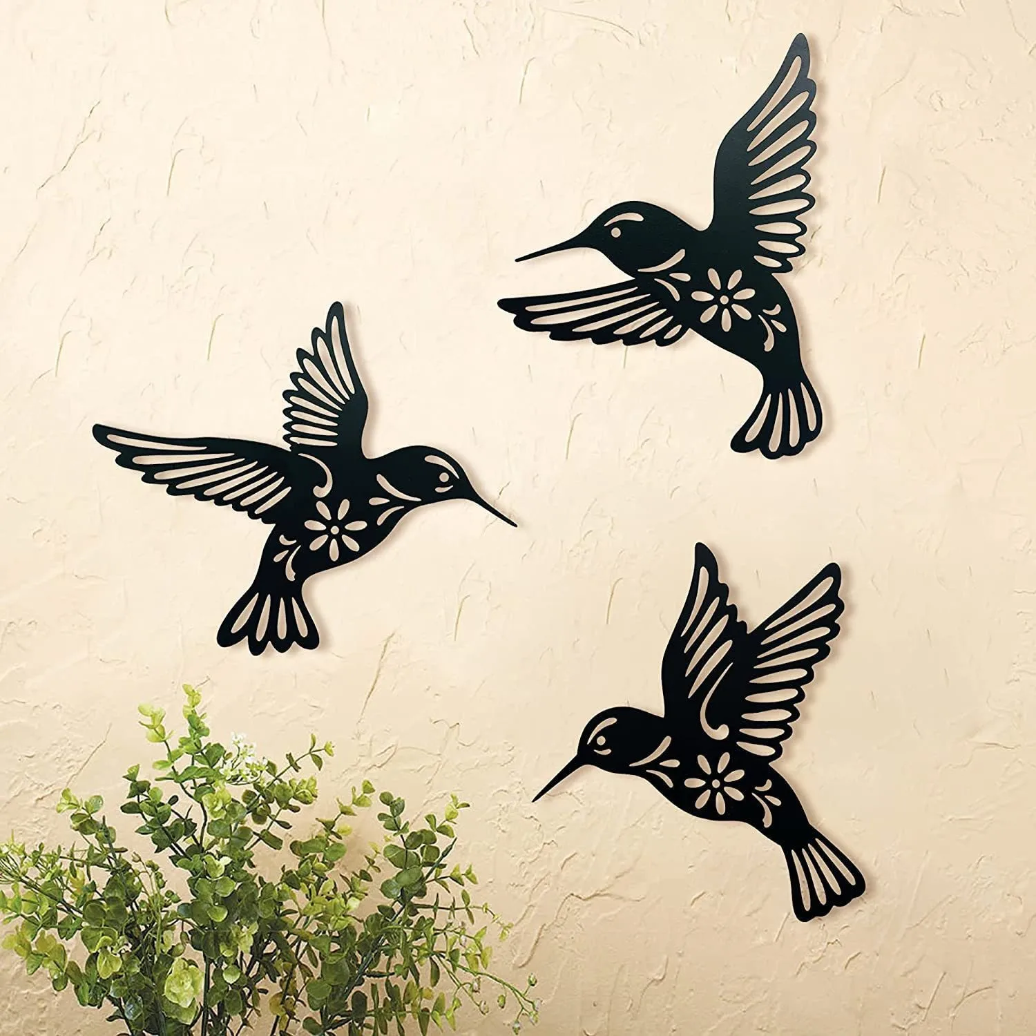 

Hollow hummingbird metal crafts creative home gardening art hummingbird shape decoration wrought iron carving wall decoration