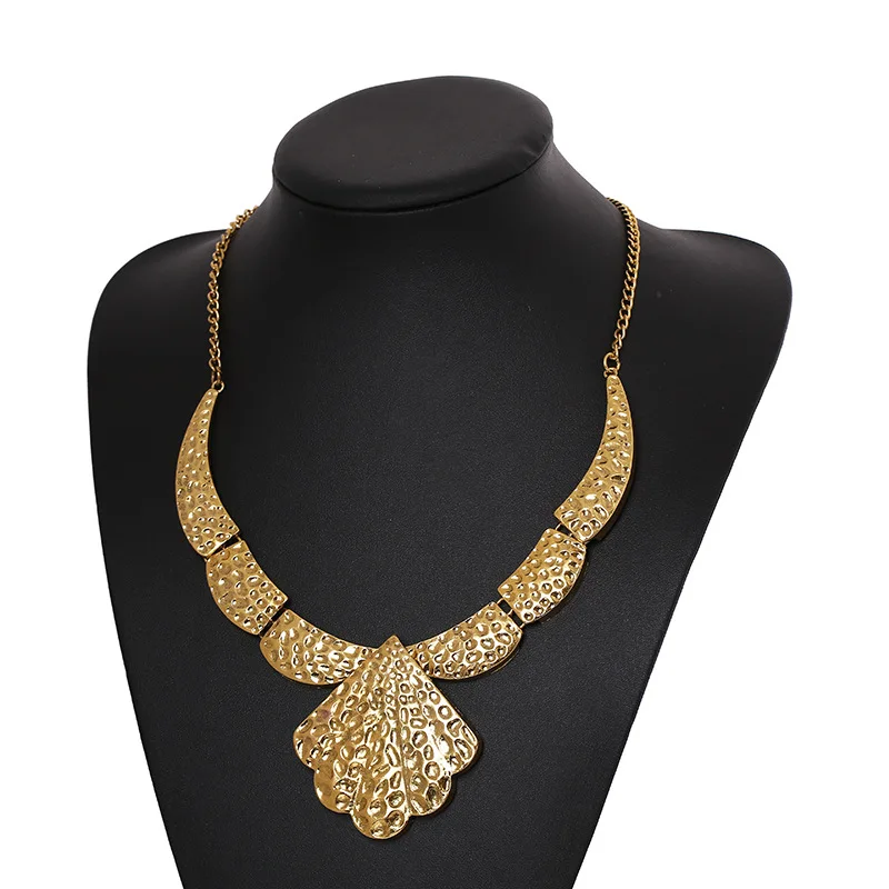 

Golden Color Uneven Fan Shape Maxi Choker Necklace Geometry Design Pendant&Necklace Ethnic Collares Women Jewelry